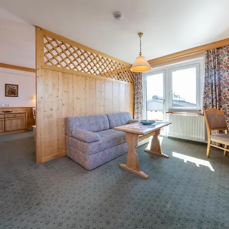 Alpenhof לינה וארוחת בוקר