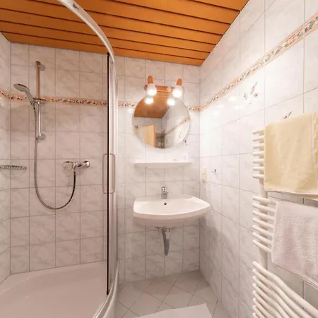 לינה וארוחת בוקר Alpenhof