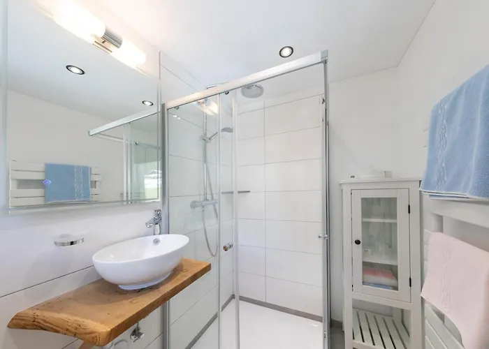 Alpenhof Bed & Breakfast 3*